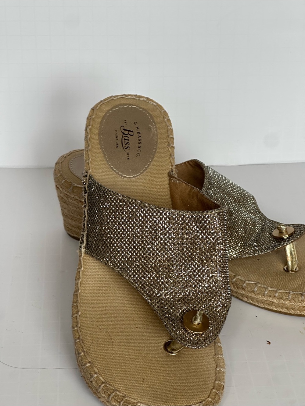 Bass Metallic Gold Espadrille Wedge Thong Sandals - Picture 1 of 11